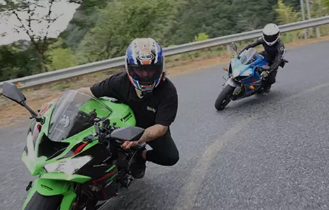 هل يُمكن لسماعات الرأس المُتحكّم بها صوتيًا أثناء ركوب الدراجات أن تُحسّن السلامة حقًا؟ الإجابة ستُفاجئك