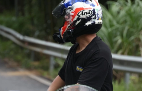 عندما تلتقي الهندسة بالشغف: كيف يُعيد جهاز OHMIEX D9 تعريف جهاز اتصال الدراجين